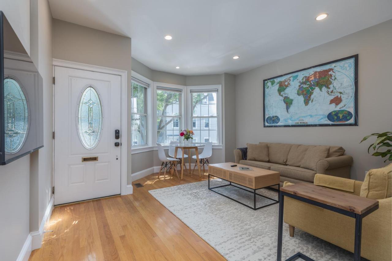 Sunny Convenient Home W/ Private Patio! Easy Walk To Everything! Boston Eksteriør bilde